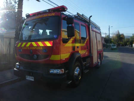 Carro Renault Camiva modelo Midlum 240.13, 4x2, Urbano Estandar, año 2008